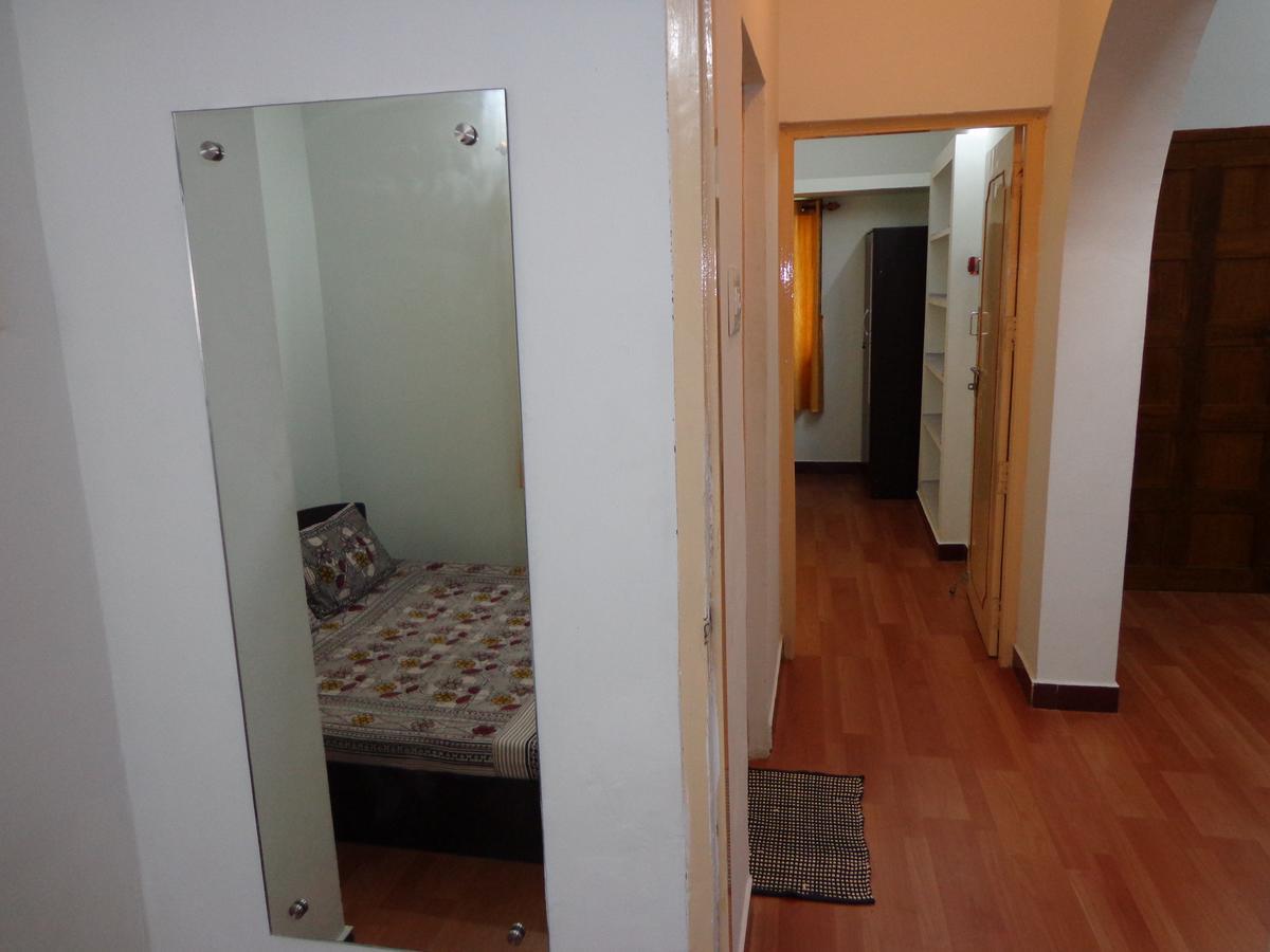 Remisha Service Apartments Ченнаї Номер фото
