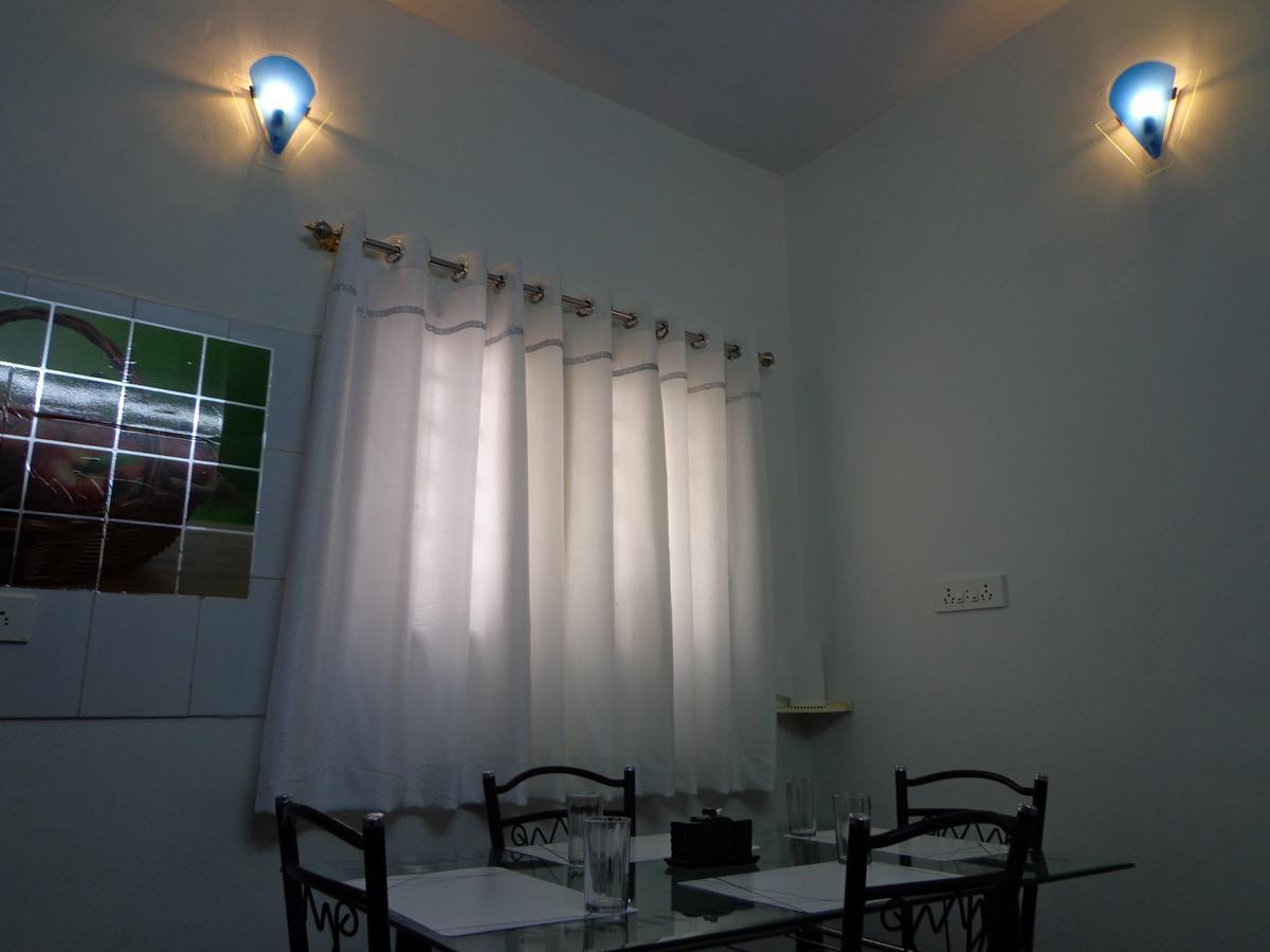 Remisha Service Apartments Ченнаї Номер фото